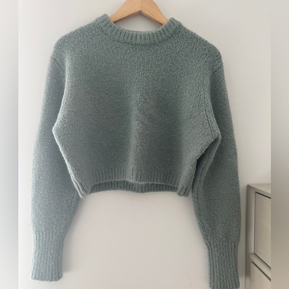 Zara Women's Crew Neck Sweater semi crop- mint Green